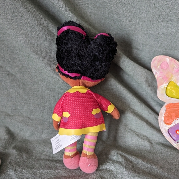 PBS Daniel Tigers Neighborhood Miss Elaina Plush Toy 9" Stuffed Doll Fred Rogers - Picture 10 of 11